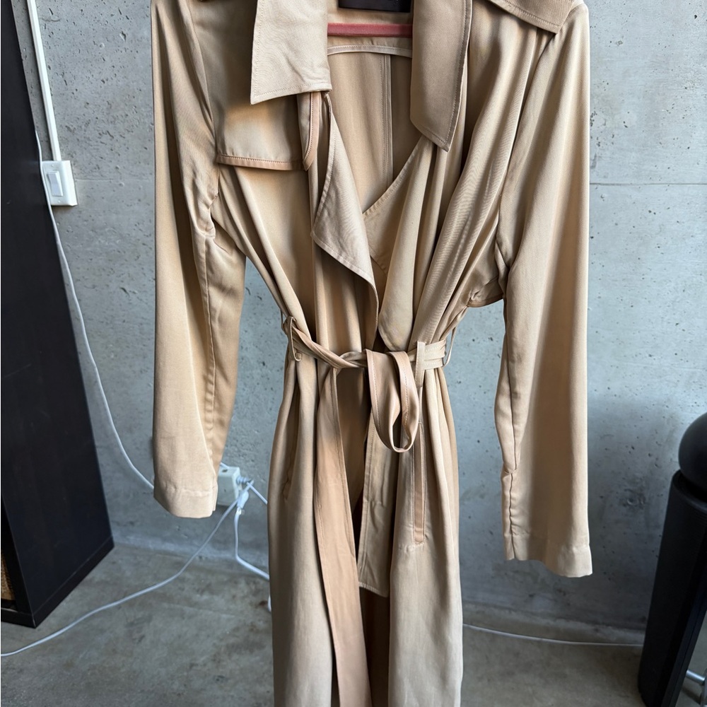 Badgley Mischka Women's Beige Trench Coat